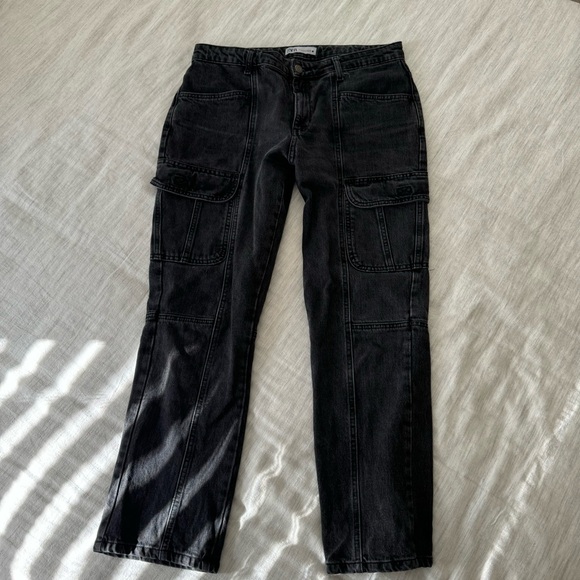 Zara Mid-Rise Cargo Jeans in Black - Picture 2 of 6